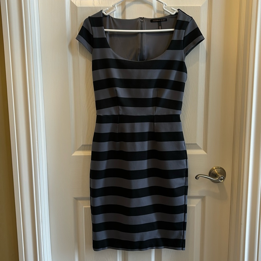 Short sleeved dress